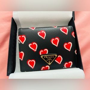 💯 % AUTHENTIC PRADA WALLET